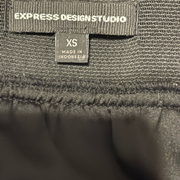 Express Black Ruffled Mini Skirt - Picture 5 of 6